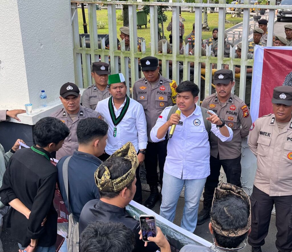 Green Policing dan Jambore Karhutla Gagal Total HMI Pekanbaru Soroti Seremoni Kosong Polda Riau di Tengah Darurat Asap 1 IMG-20250805-WA0107