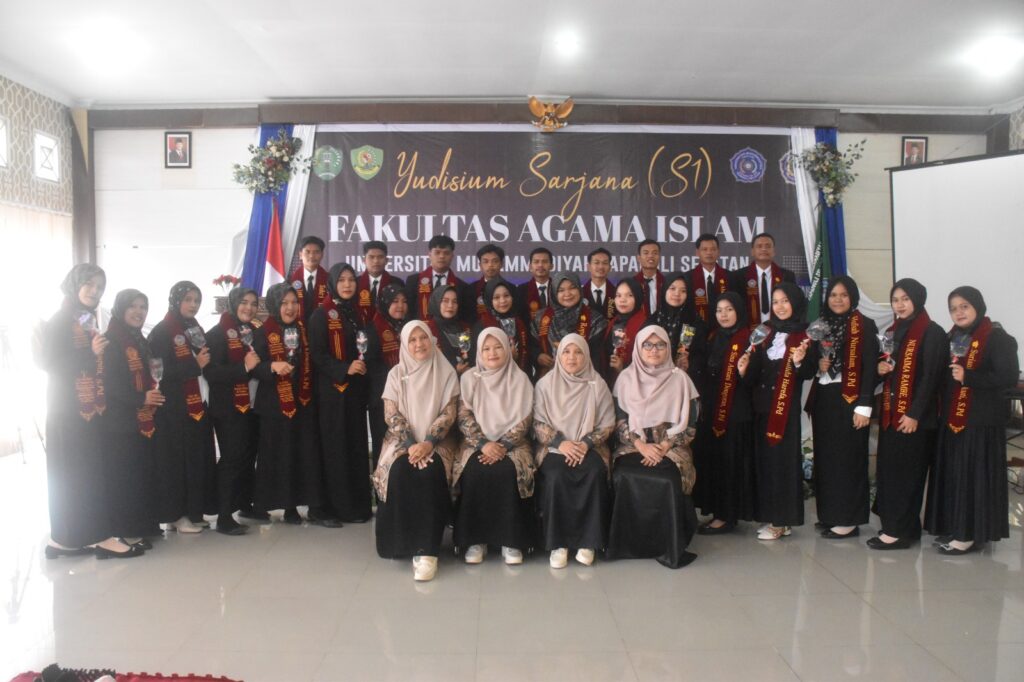 Yudisium Sarjana dan Milad ke-37 FAI UM-Tapsel: Meneguhkan Peran Keilmuan dan Pengabdian Sosial 1 IMG-20250813-WA0064